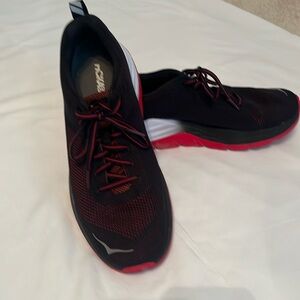 Hoka 1019279-BWHT: Men's Mach Black/White Running Sneakers (9 D(M) US Men)